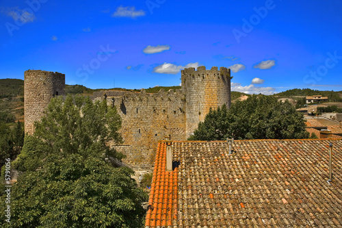 roussillon ; chateau cathare de villerouge photo