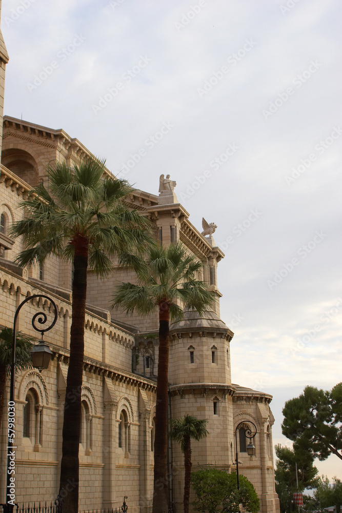 Monte-Carlo-32. Church