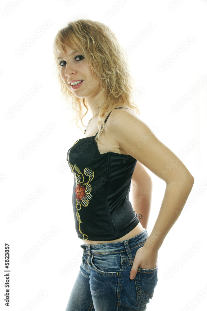 jeune femme souriante