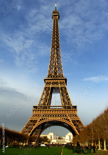 Eiffel Tower at daylight - Paris © neurobite