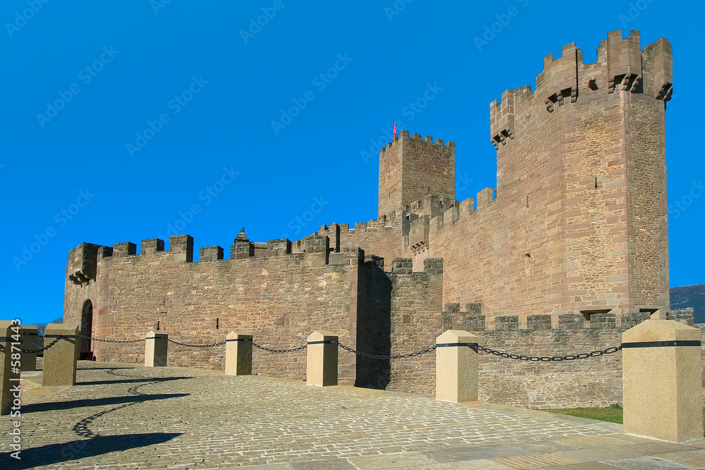 Entrada al Castillo de Javier (España)