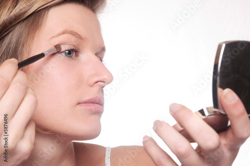 jeune femme mascara 4