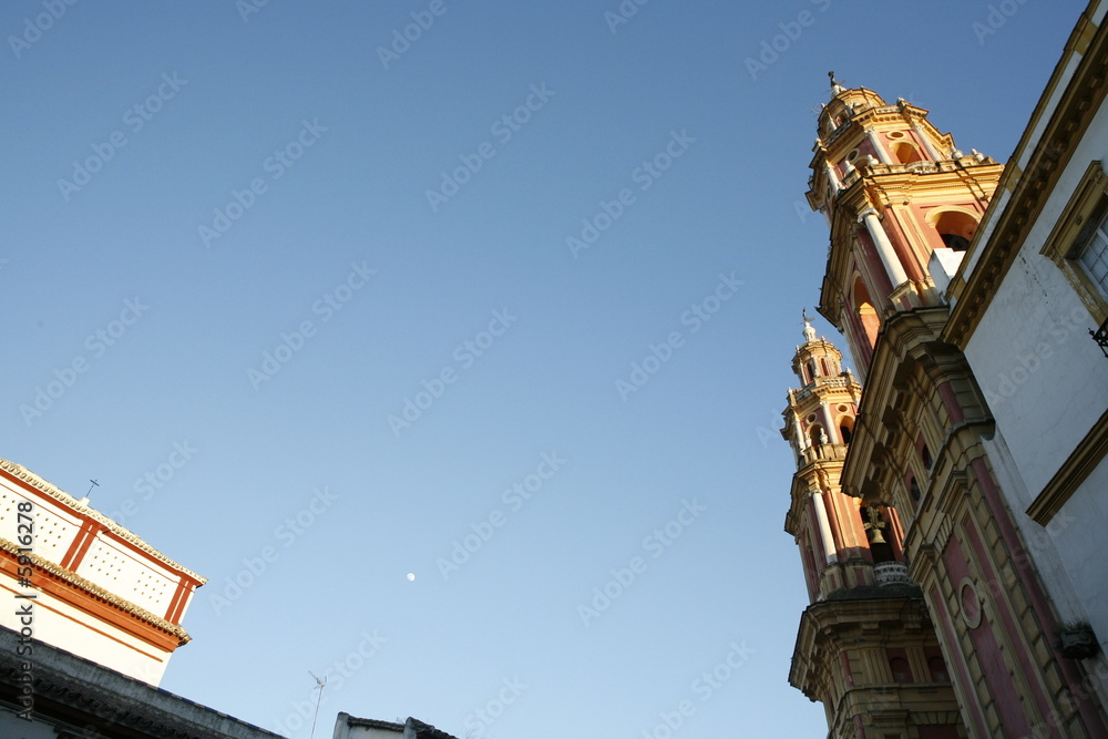 Fototapeta premium un petit coin de ciel bleu