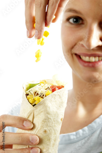 frau mit tortilla photo