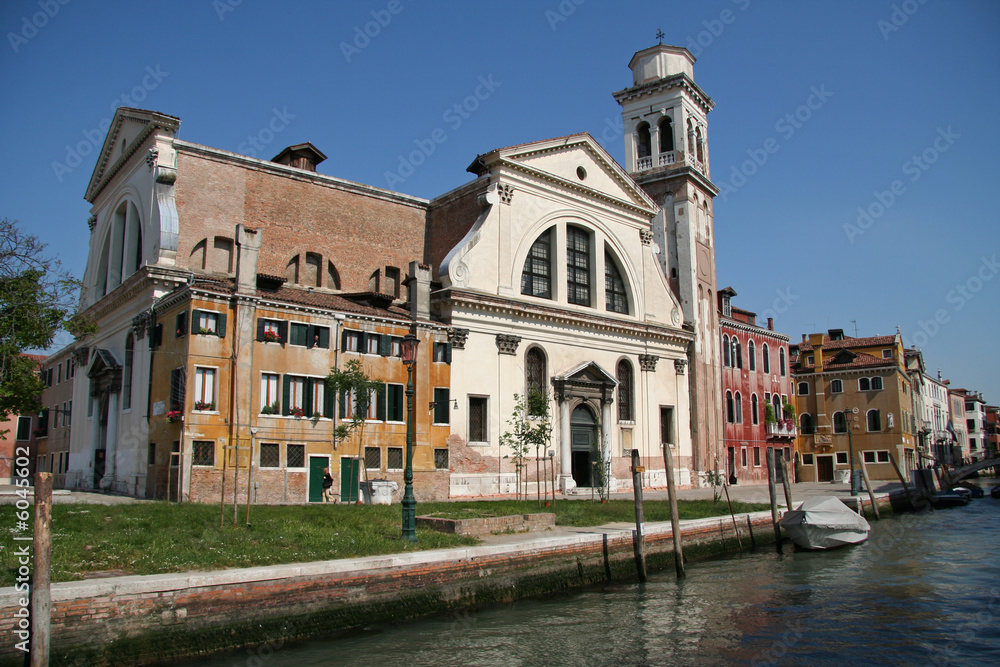 Canal et église de Venise