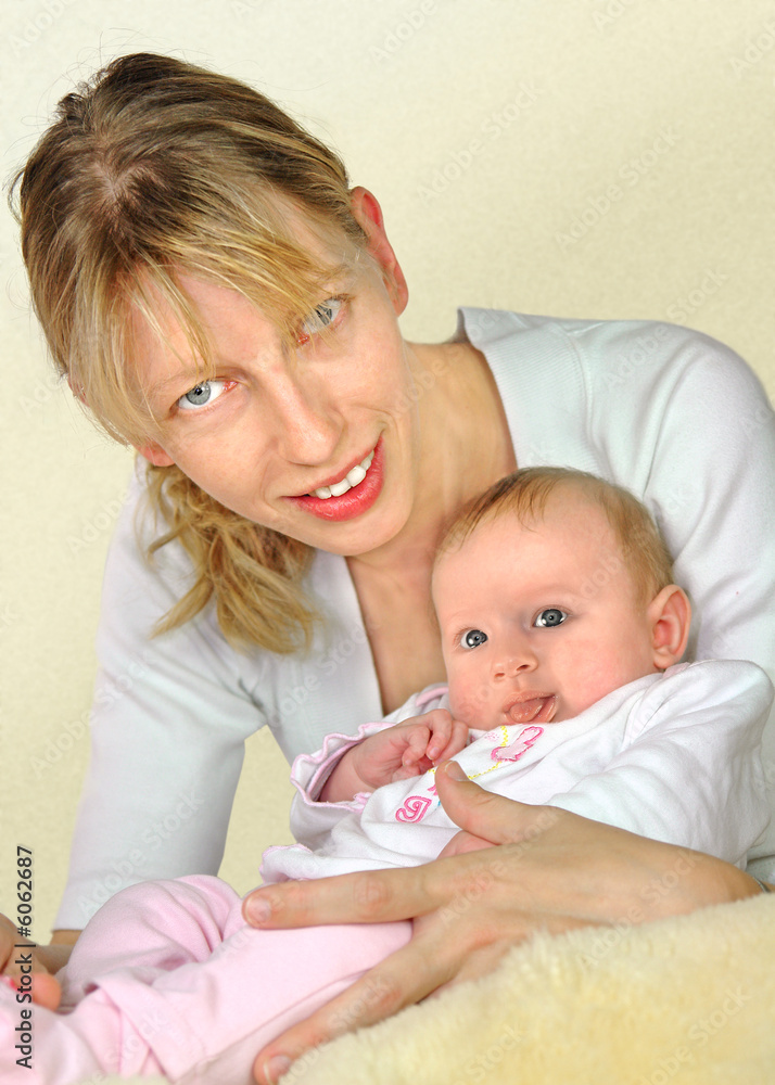 Junge Mutter mit Baby Junge Mutter mit Baby
