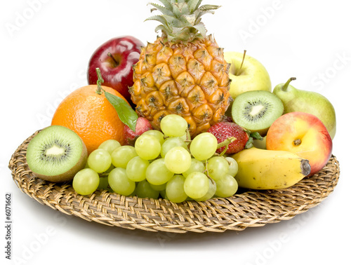Fototapeta Naklejka Na Ścianę i Meble -  Basket of fruit - Cesto de frutas