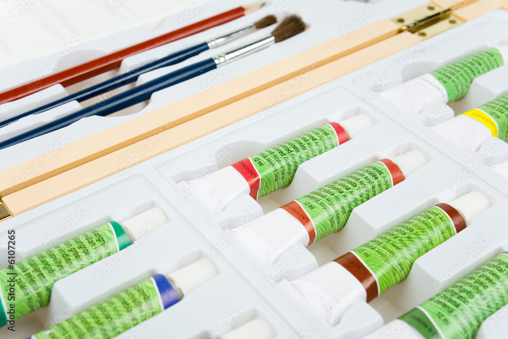 Art painting set with acrylic paints Art painting set with acrylic paints