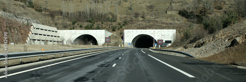 Fototapeta tunnels