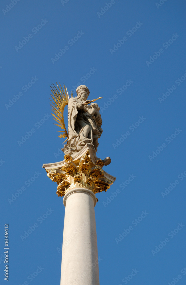 Obraz premium The Plague Pillar with a sculpture of Virgin Mary