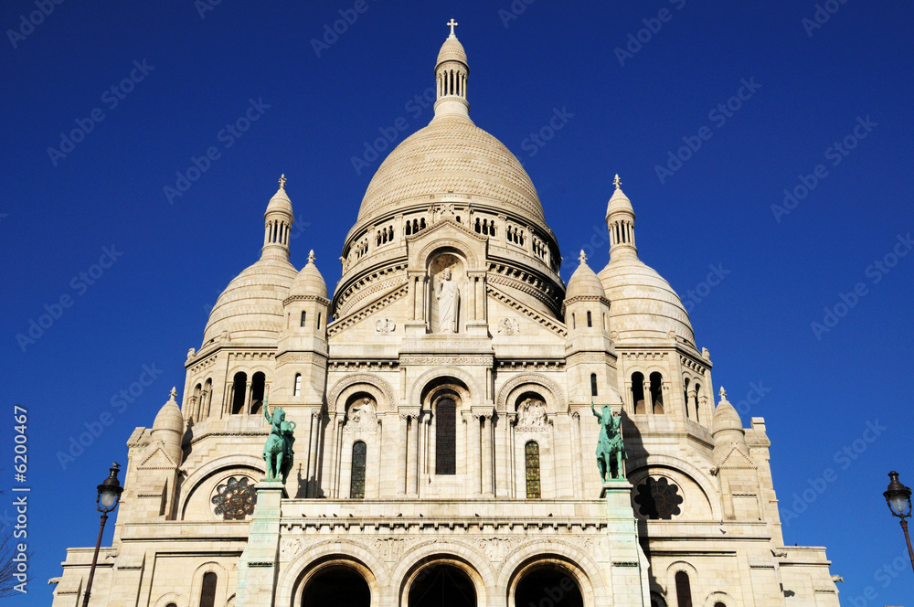 Sacre-Coeur basilica details, Paris highest point