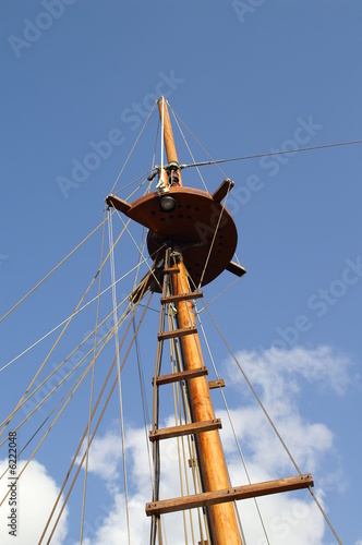 ship mast and rigging