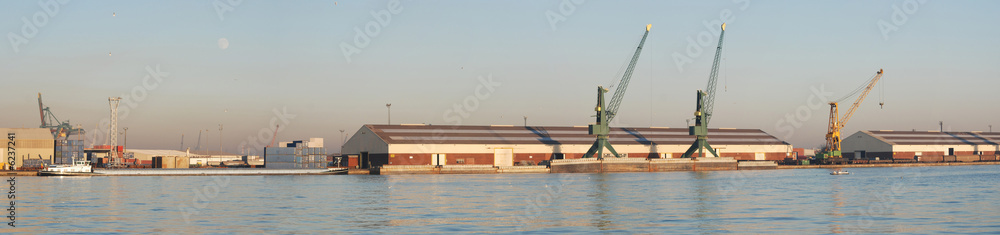 Obraz premium Panorama from the port of Antwerp with the moon.