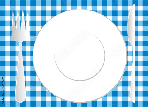 plato y cubiertos