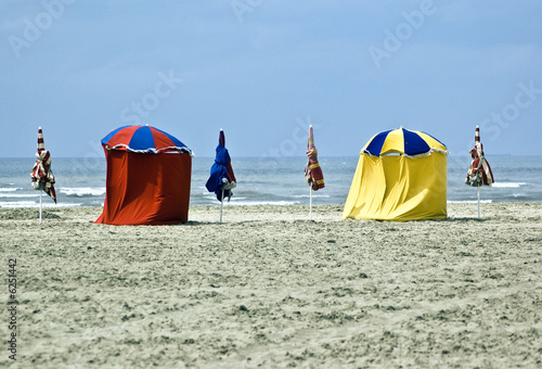 Parasols plage de trouville 2