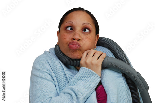 femme avec un tuyau d'aspirateur autour du cou photo