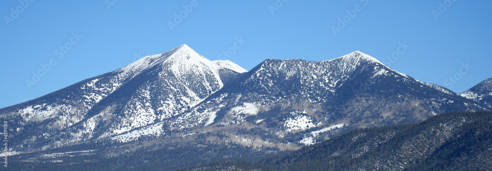 Obraz premium Arizona's San Francisco Peaks in Winter