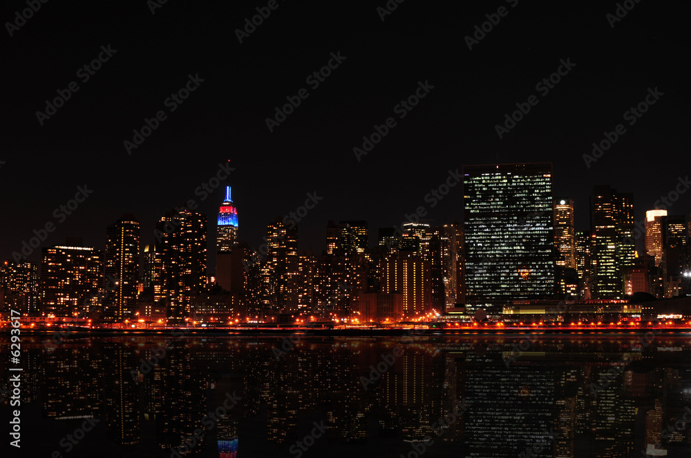 Obraz premium Night view of New York city