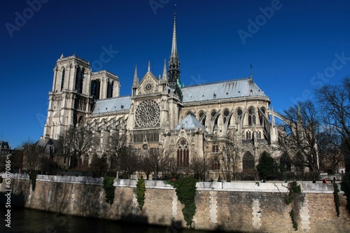 Notre-Dame de Paris Cathedral, side view © Stefan Ataman