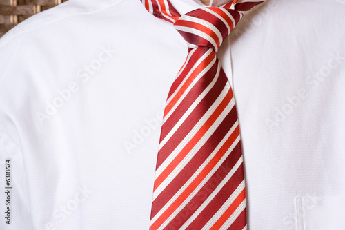 Homme et cravatte