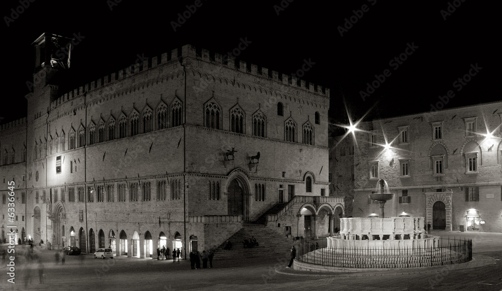 night shot of fontana maggiore and palazzo dei priori, perugia