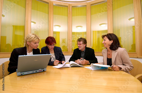 Wallpaper Mural Meeting Torontodigital.ca