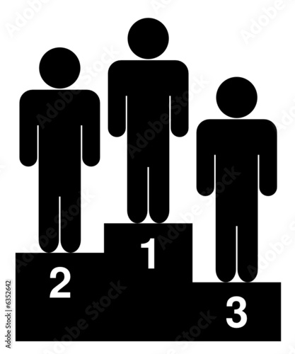podium asymétrique numéroté et 3 gagnants