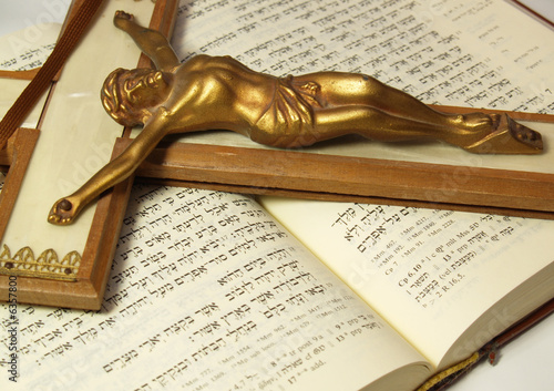 Crucifix on Hebrew