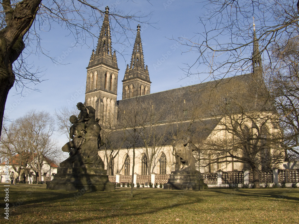 Obraz premium Eglise St-Pierre au château médiéval de Prague