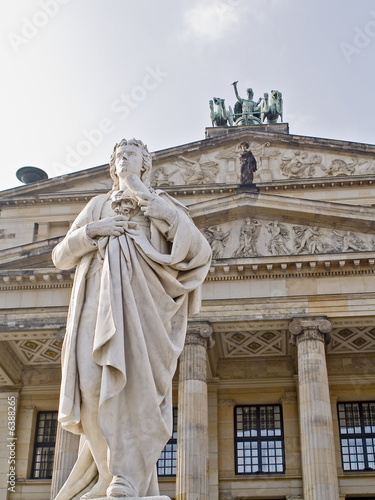 berlin gendarmenmarkt schiller denkmal