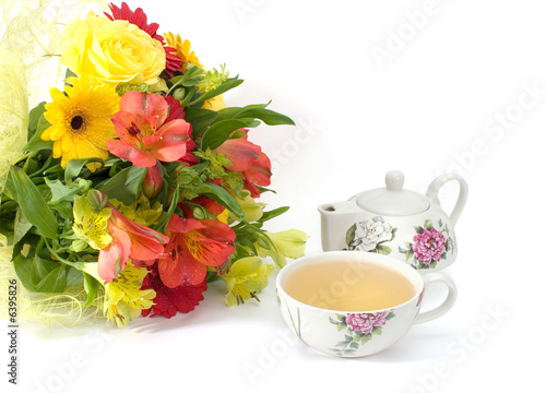 Fototapeta Naklejka Na Ścianę i Meble -  bouquet and tea 