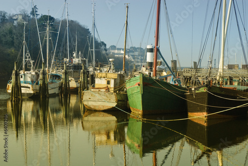 port de douarnenez en bretagne