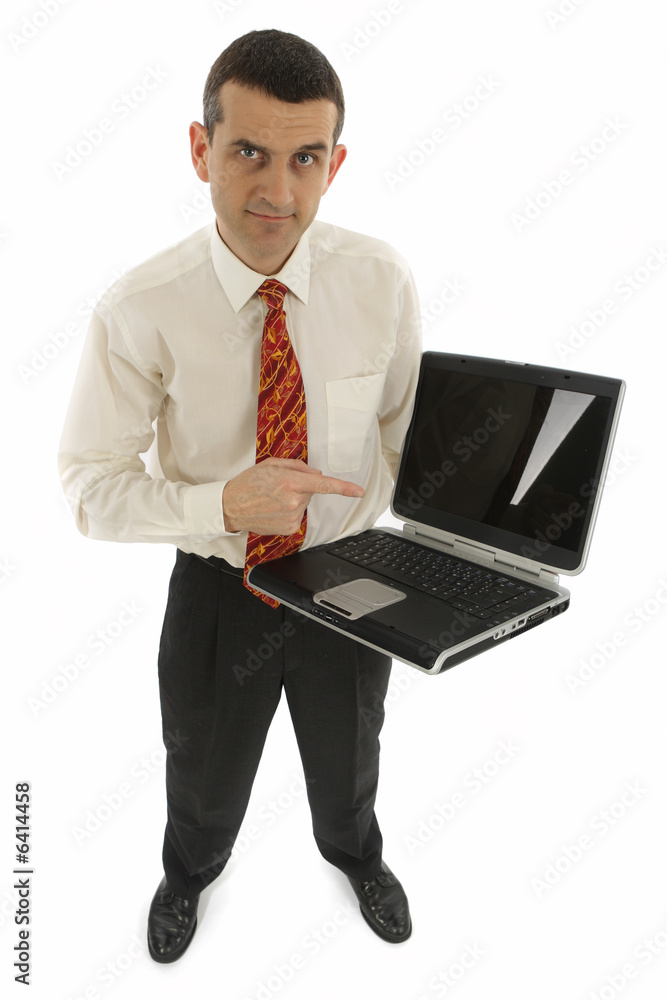 Homme fait une proposition sur un ordinateur Homme fait une proposition sur un ordinateur