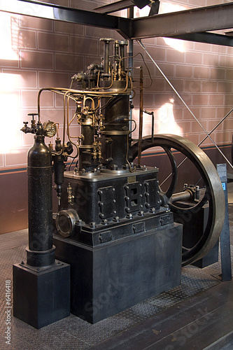 Machine à vapeur