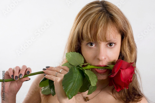 Portrail of the women with rose photo