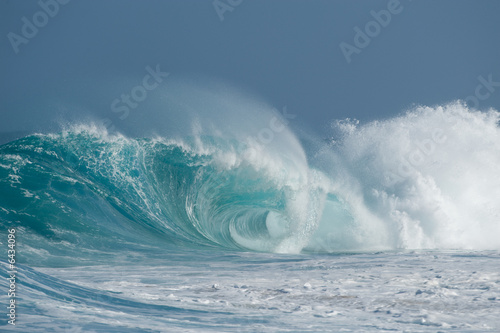 15 foot hollow wave © NorthShoreSurfPhotos