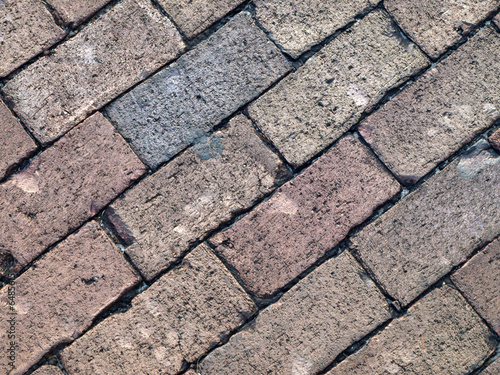 Diagonal brick pattern