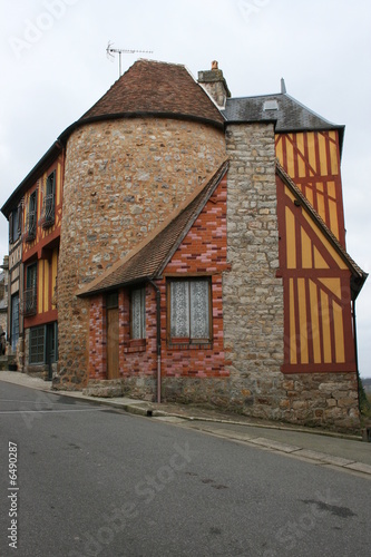 Maison en pierre et à colombages à Domfront (Basse-Normandie)