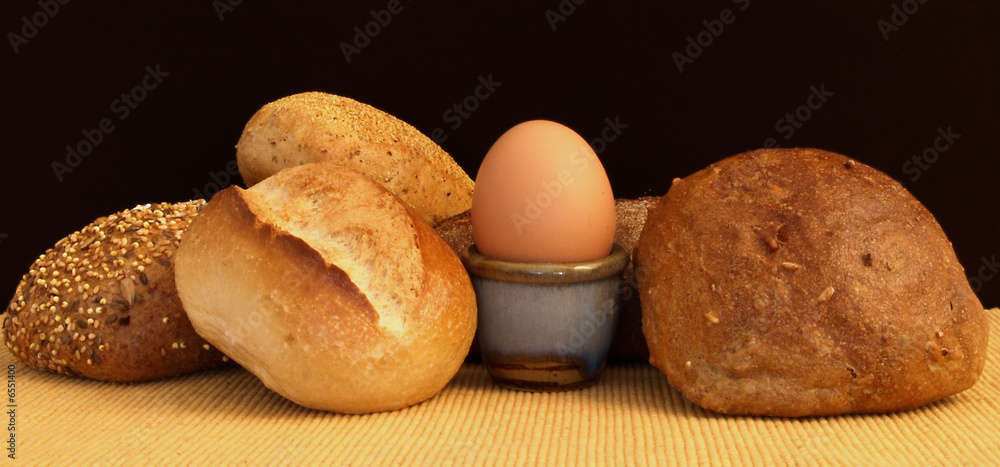 Naklejka premium bread rolls & egg 2