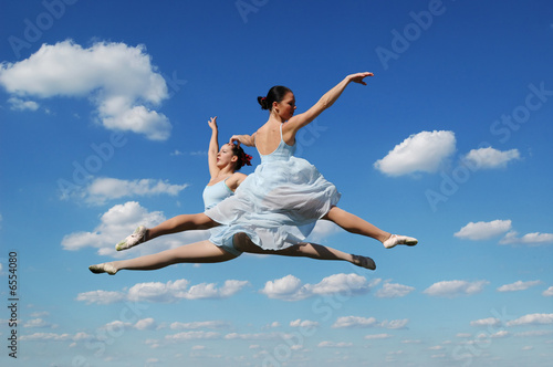 Wallpaper Mural Ballerinas during performing Torontodigital.ca