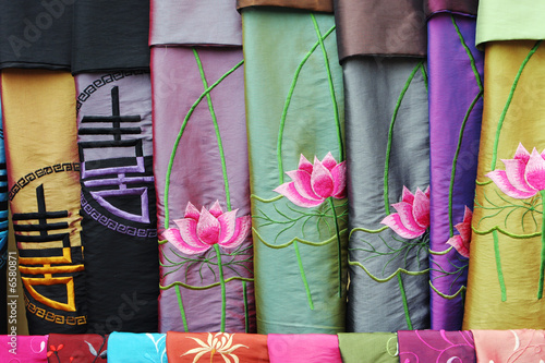 Obraz na płótnie Vietnamese scarves w salonie