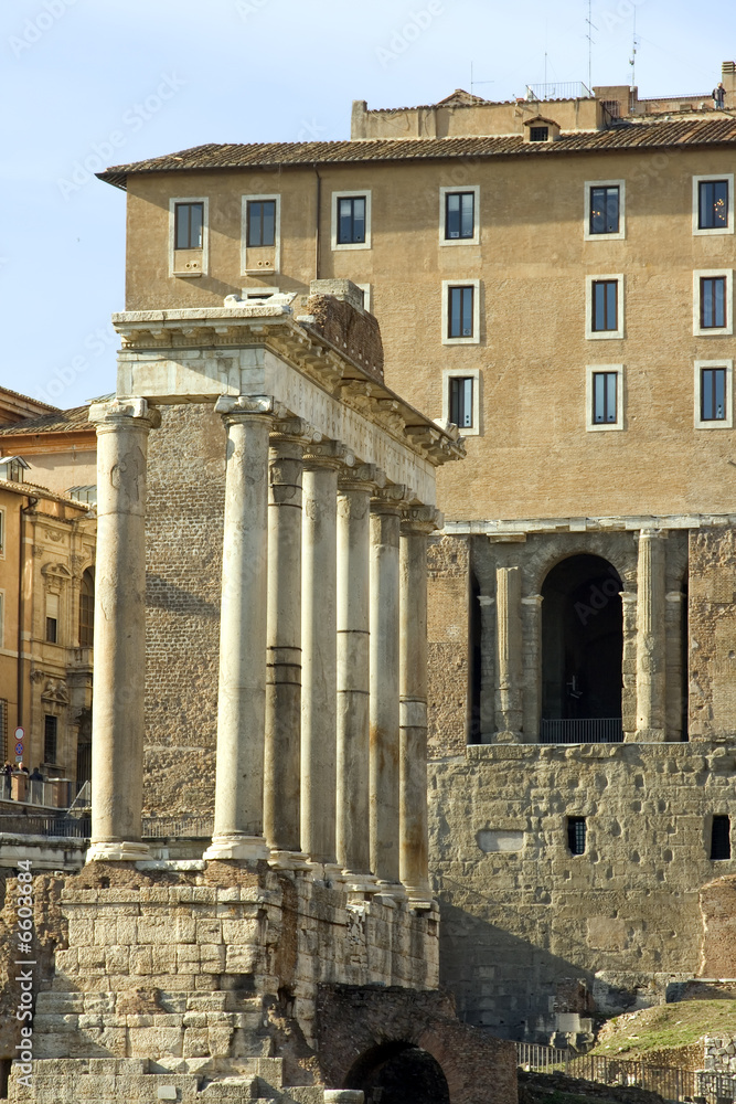 Obraz premium Temple of Saturn in the Roman Forum in Rome, Italy.