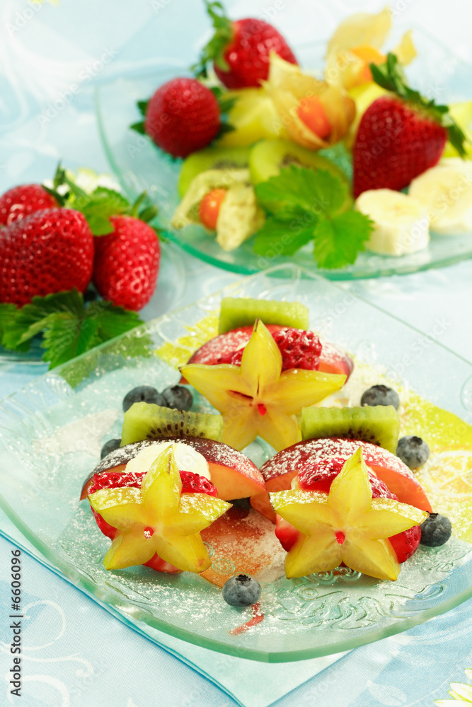 Fruit skewer as light dessert Fruit skewer as light dessert