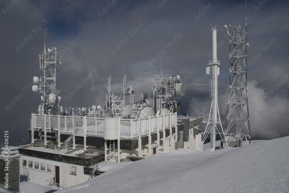 Fototapeta premium relais télécom en montagne