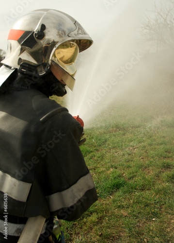 sapeur pompier intervention incendie photo
