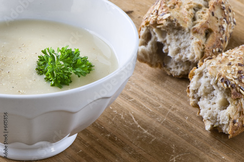bowl of asparagus soup