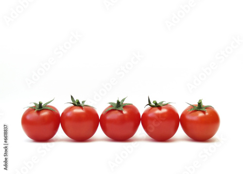 Fünf Tomaten