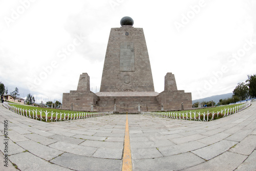   mitad del mundo equator ecuador