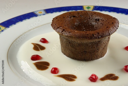 dolce al cioccolato con melagrana e yogurt