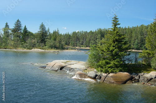 Der Sund vor der Insel Ulvön in Nordschweden